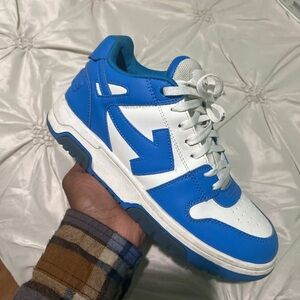 Blue and White offwhite